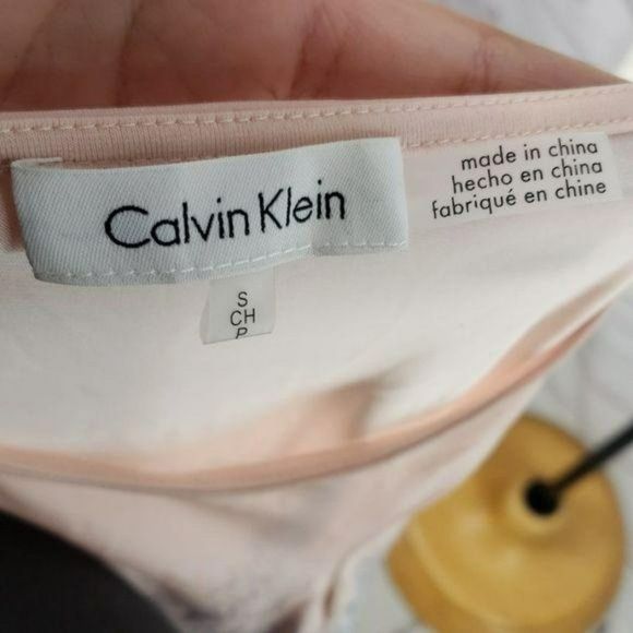 CalvinĀ Klein Women's SnakeāPrint Pink Bell Sleeve Blouseā Small - Picture 2 of 8